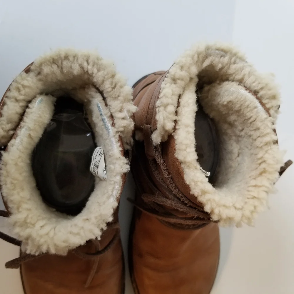 UGG Caspia Leather Sheepskin Fur Lined Lace Up Boots